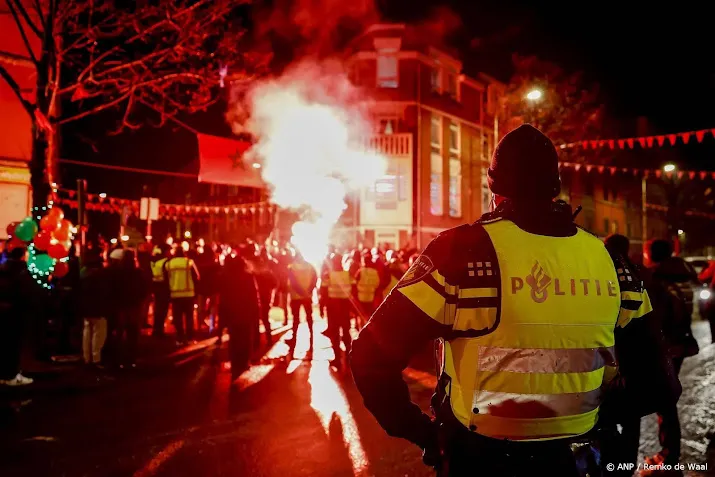 eis 18 maanden cel voor relschopper die me met cobra bekogelde
