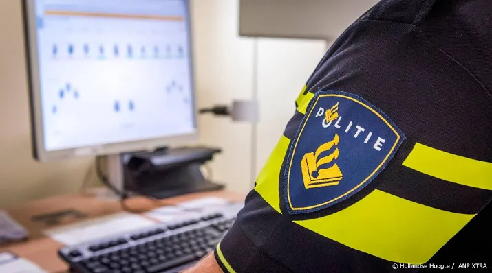 eis taakstraf politiemedewerker om stalking
