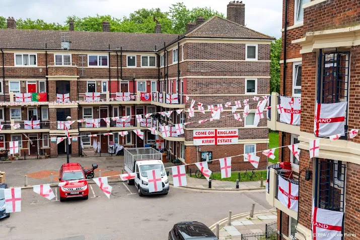 ek voetbal zorgt voor hogere britse winkelverkopen