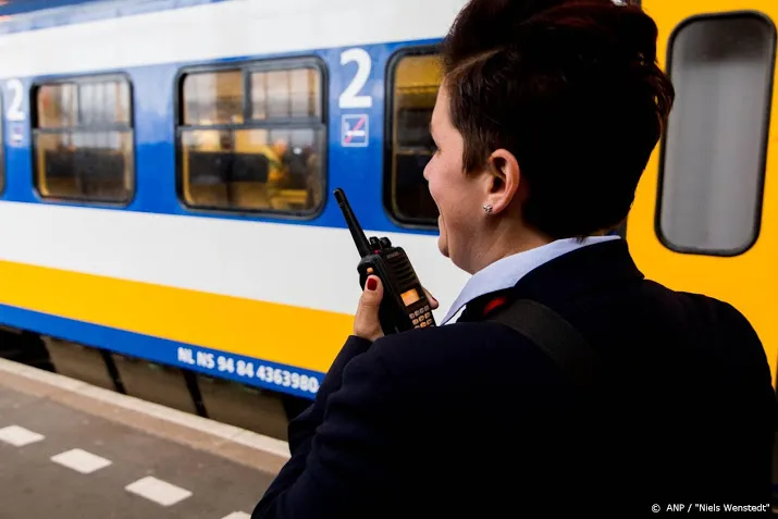 elektronische fluit voor hoofdconducteurs ns vanwege corona