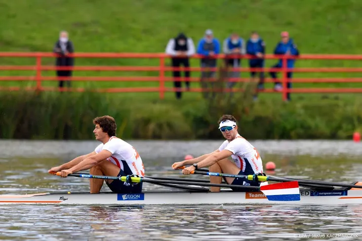 elf nederlandse boten in finales op ek roeien