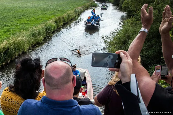 elfstedentocht de helft zit erop voor maarten