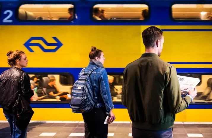 elke vijf minuten trein den haag rotterdam