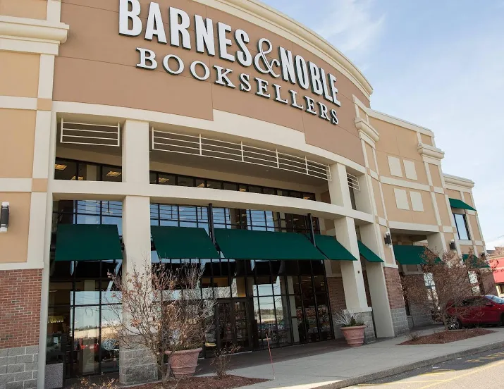 elliott neemt boekhandel barnes noble over