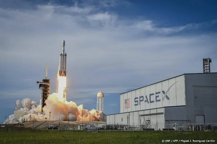 elon musk wil hoofdkantoren spacex en x verplaatsen naar texas