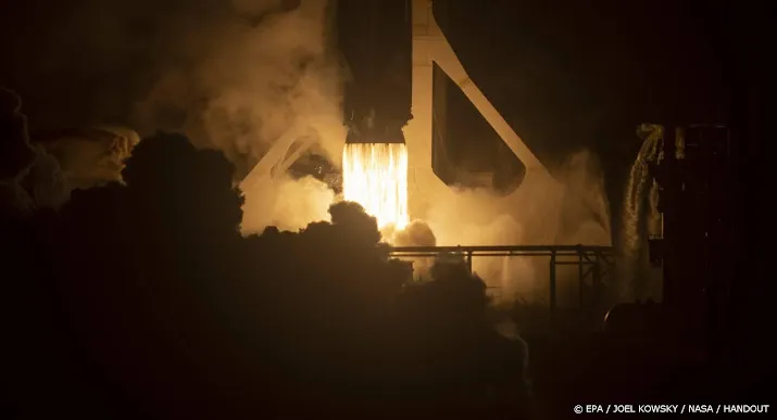 elon musks spacex doet meer nasa vluchten naar ruimtestation