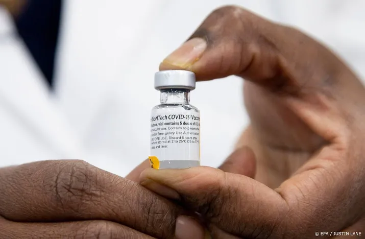 ema beslist 21 december al over toelating eerste coronavaccin