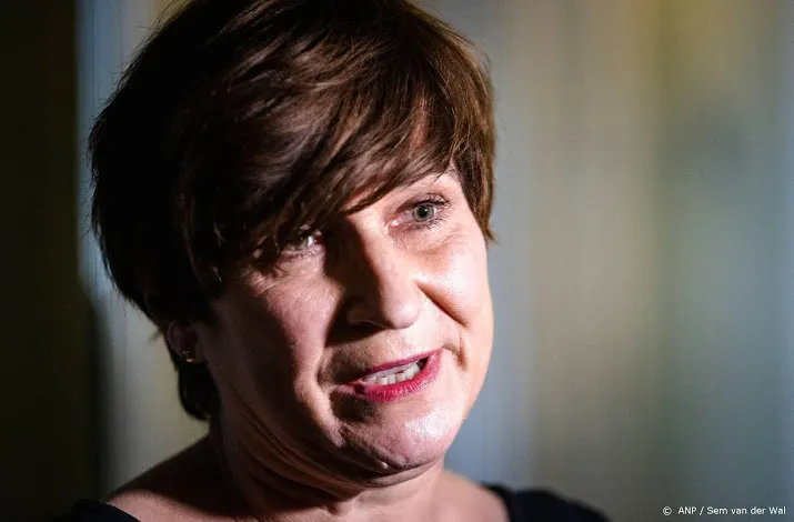emotionele pvda fractie betreurt terugtreden asscher