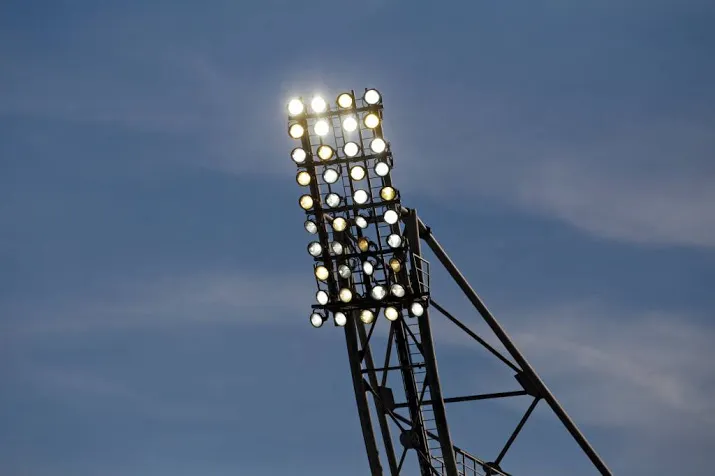 energieverbruik voetbalclubs moet lager