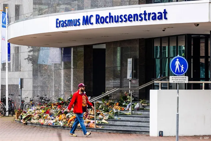 erasmus mc bedankt voor steun met paginagrote advertentie