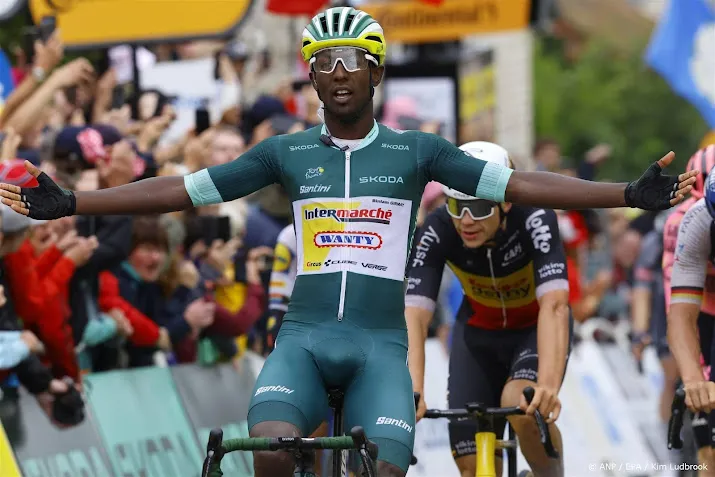 eritreeer girmay sprint naar tweede ritzege in tour de france