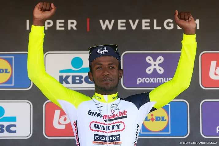 eritrese wielersensatie girmay blijft ploeg intermarche trouw