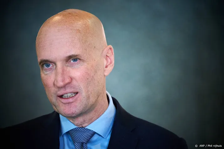 ernst kuipers praat nederland bij over coronadrukte ziekenhuizen