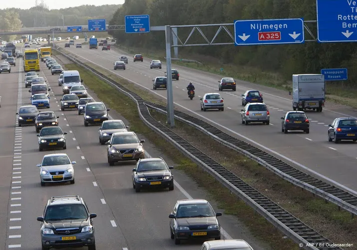 ernstig oponthoud tussen arnhem en nijmegen