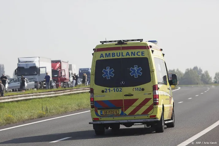 ernstig verkeersongeval met meerdere gewonden in laag soeren