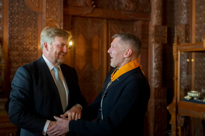 erwin olaf koning willem alexander uitreiking eremedaille voor kunst en wetenschap