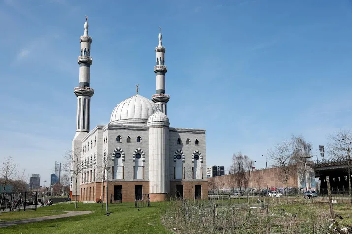 essalam moskee rotterdam niet verder met imam