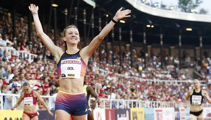 estafetteploeg 4400 meter gemengd grijpt zilver op wk atletiek