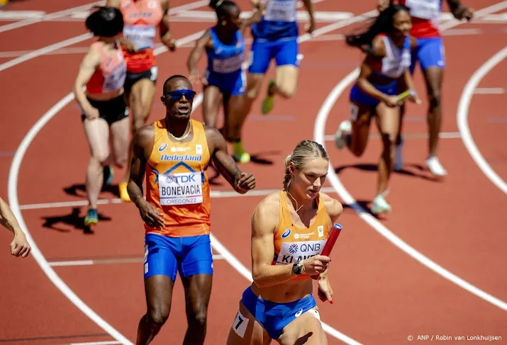 estafetteteam 4400 gemengd naar finale wk atletiek
