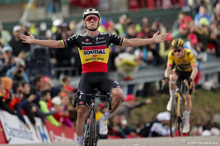 etappewinnaar evenepoel uit kritiek na botsing achter de finish