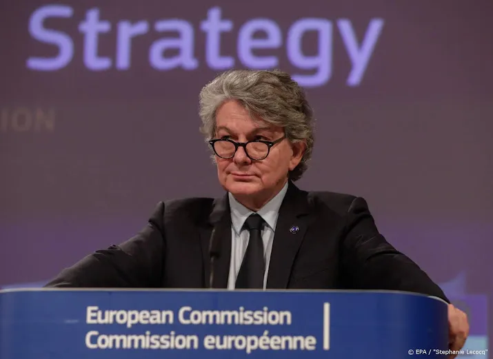 eu commissaris wil top over toerisme organiseren