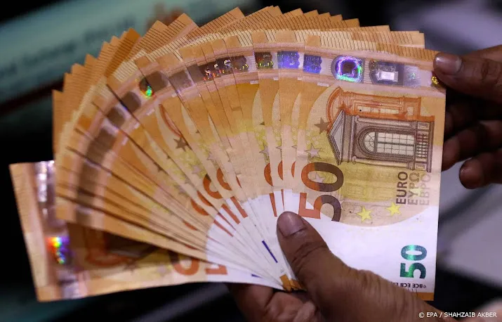 euro voor het eerst in 20 jaar evenveel waard als dollar
