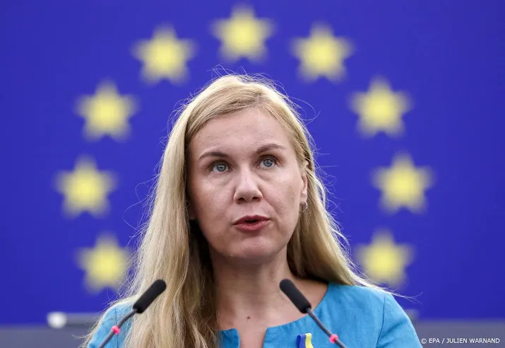 eurocommissaris roept op tot besparen energie deze zomer