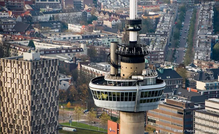 euromast doet mee aan eerbetoon hulpdiensten