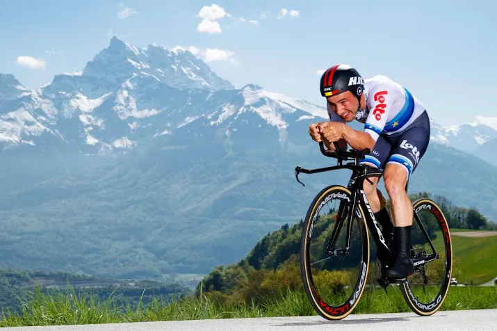 europees kampioen campenaerts toch in vuelta