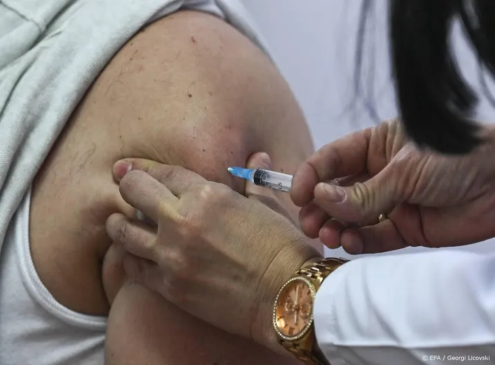 europese commissie verlengt exporttoets voor coronavaccins