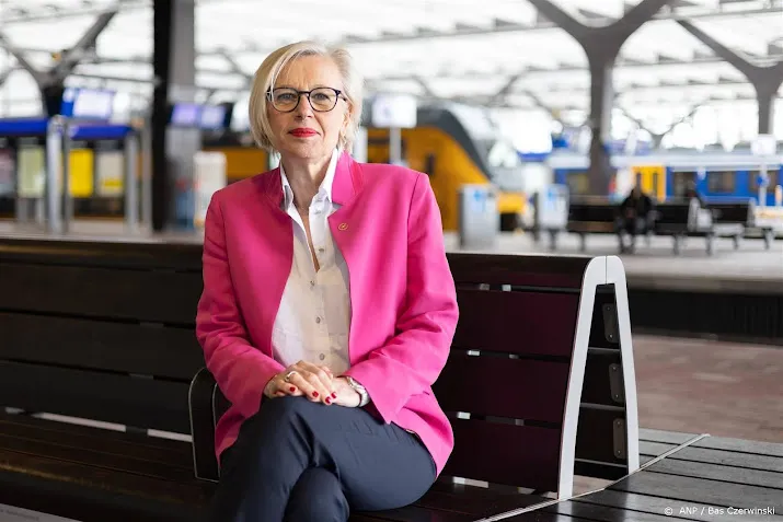 eurostar amsterdam moet volwaardige europese treinreishub worden