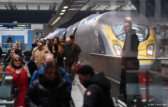 eurostar past begin januari dienstregeling aan om britse staking