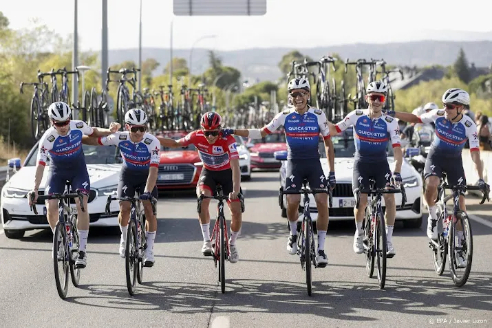evenepoel wint vuelta slotrit voor molano