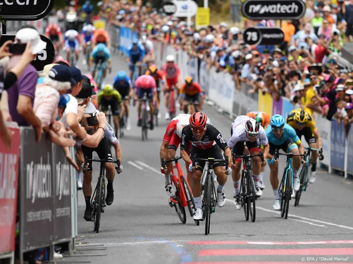 ewan sprint voor eigen publiek naar zege in tour down under