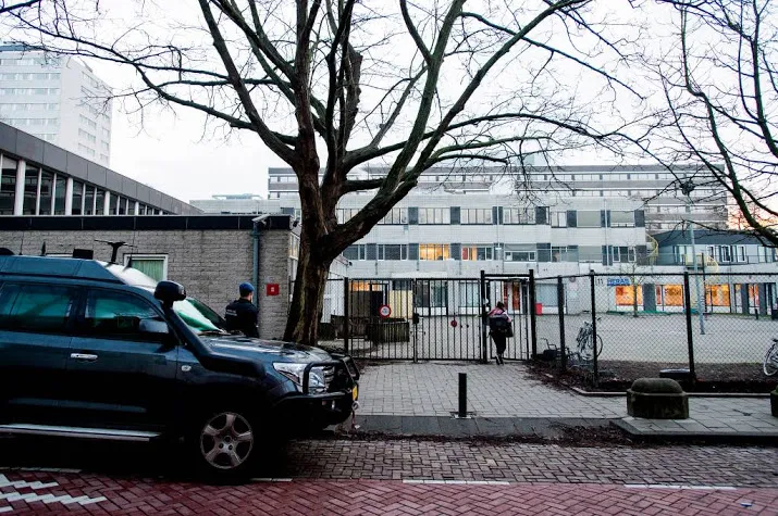 ex leraar cheider school ontkent ontucht