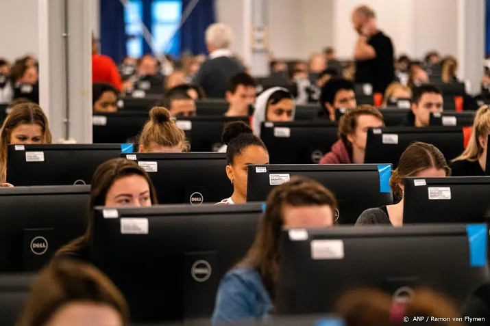 examen en tentamenkandidaten uitzonderen van avondklok