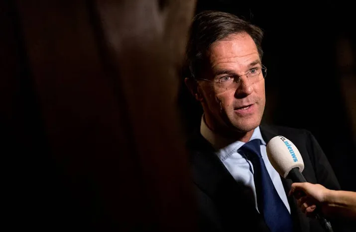 excuses aan moffenmeiden op zijn plaats