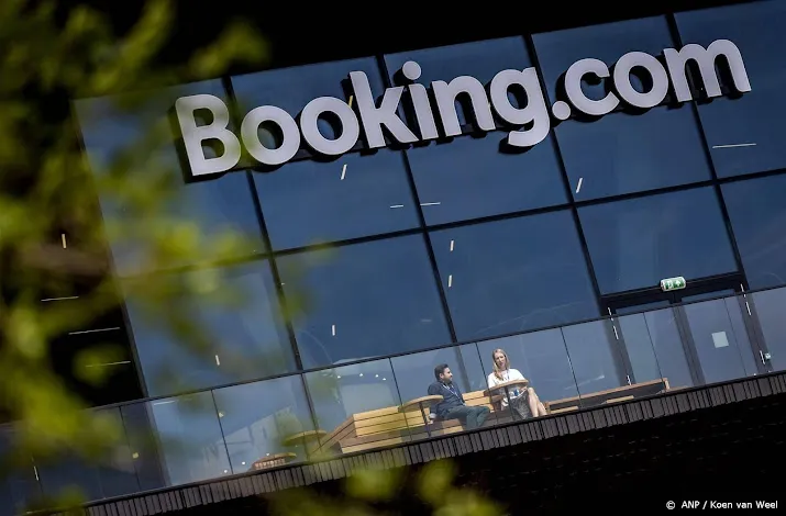 excuses en geld voor hoteliers die lang wachtten op geld booking