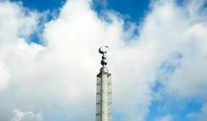 excuses pvver van deun om moskee uitspraak