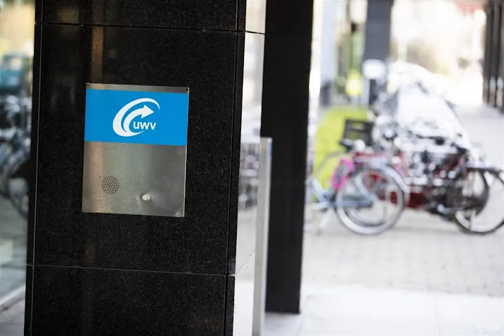 experts arbeidsmarktkrapte kan nederlandse ontslaggolf voorkomen