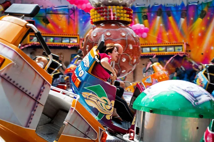 exploitanten bouwen proefkermis in apeldoorn