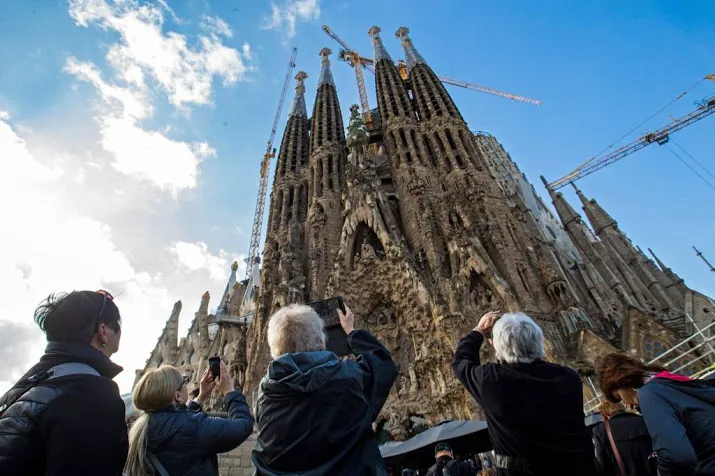expositie belicht gaudi en amsterdamse school