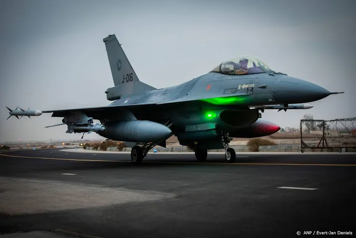 f 16s weer thuis van luchtoorlog tegen is