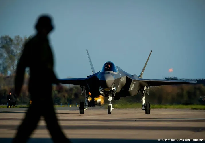 f 35 de vliegende laptop eindelijk thuis