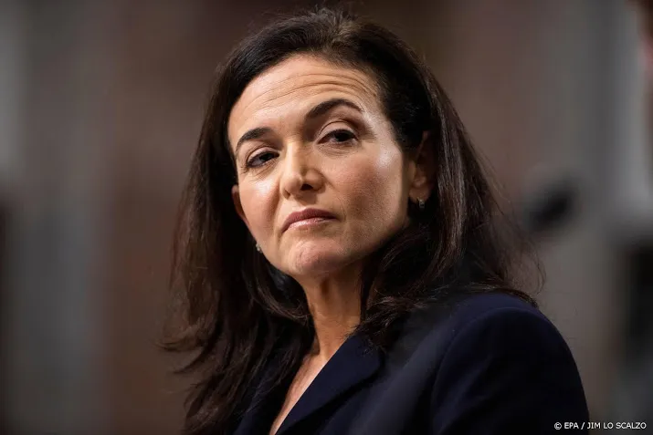 facebook bestuurder spreekt aantijgingen van machtsmisbruik tegen