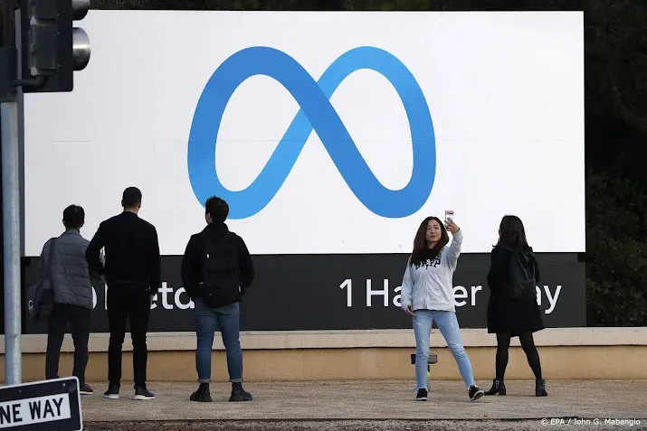 facebook moeder profiteert van meer maar goedkopere reclames