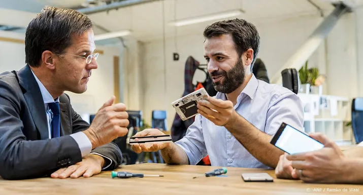 fairphone voert verkoop ethische smartphones op en maakt winst