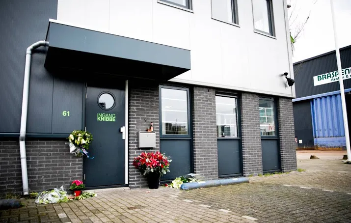 familie b broer waarschuwde voor gevaar