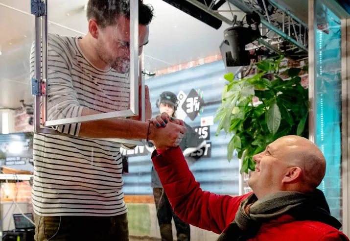 familie tijn zamelt in voor serious request