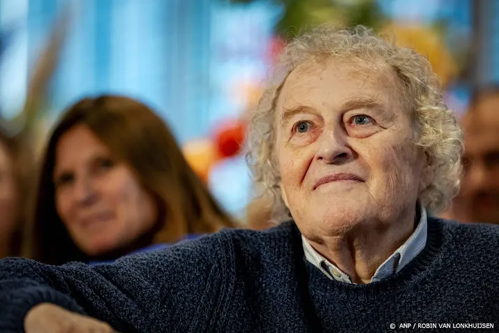 familie vrienden en supporters bewijzen jansen laatste eer